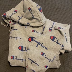 men’s champions hoodie, good condition